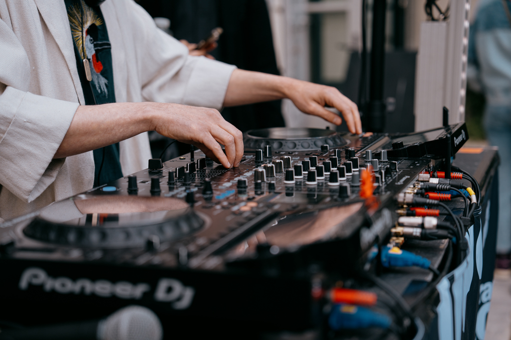 Les Inrocks, Radio Nova, Vent d'été, festival Hangar Y