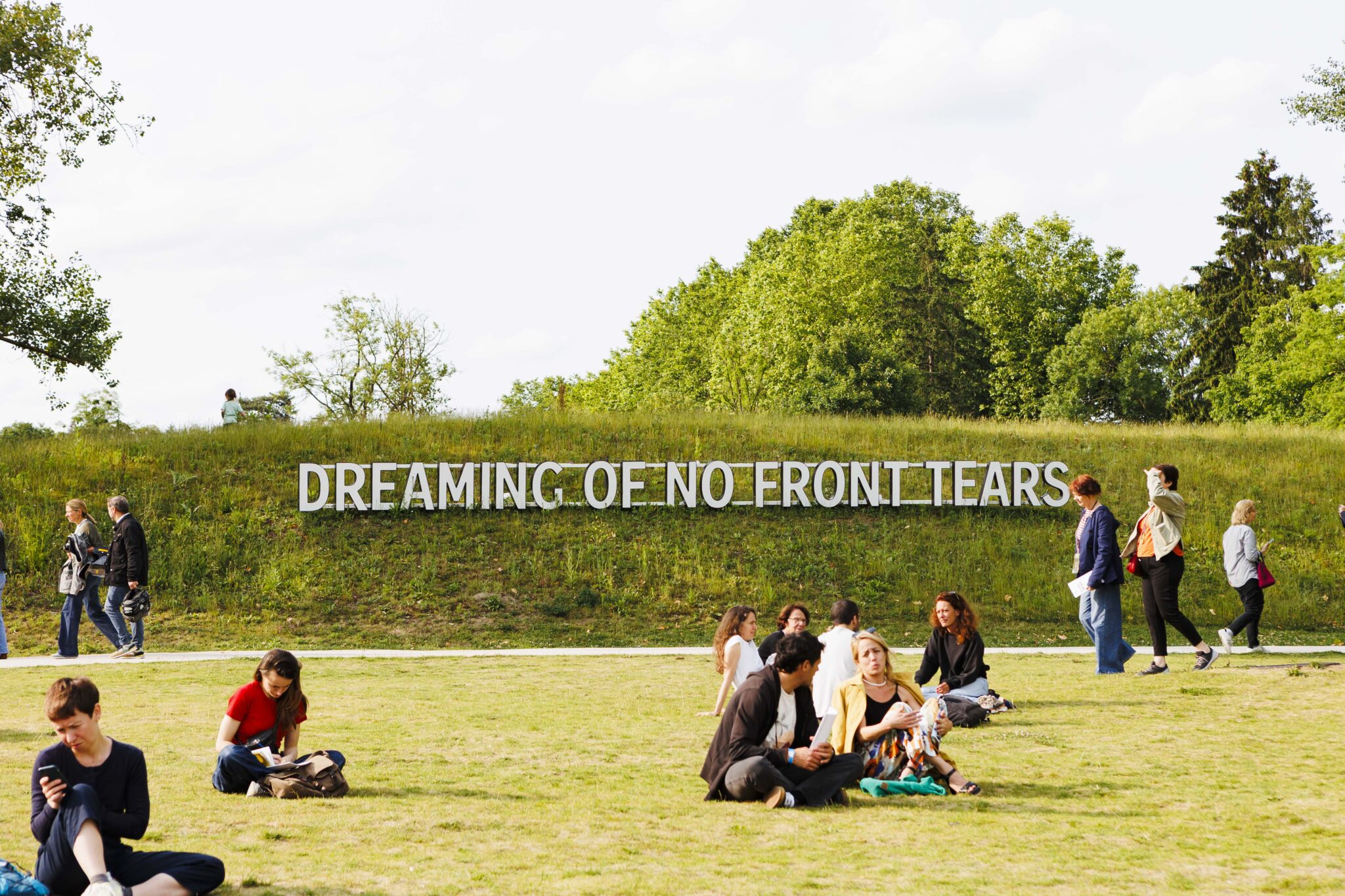 Laure Prouvost, Hangar Y