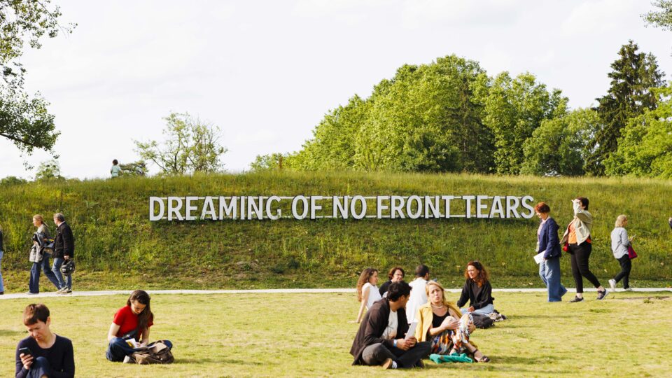 Laure Prouvost, Hangar Y