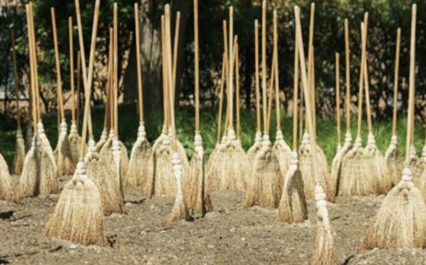 Michel Blazy Fôret de balais 2013-2026